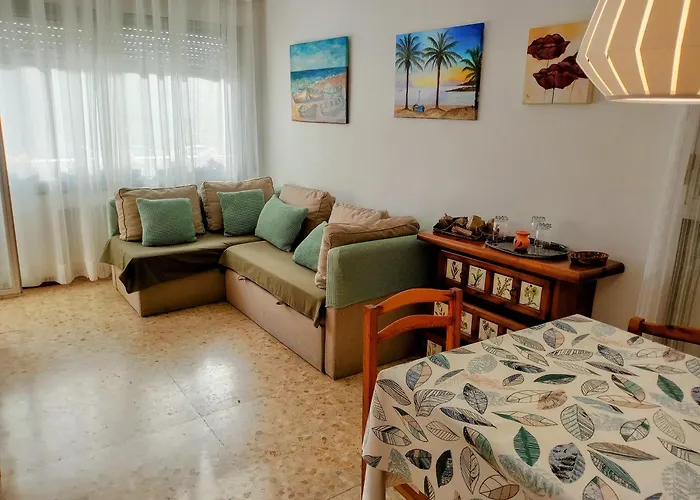 Fenals 100m アパート