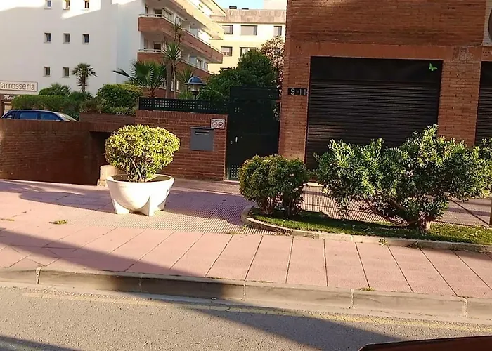 Lägenhet Fenals 100m